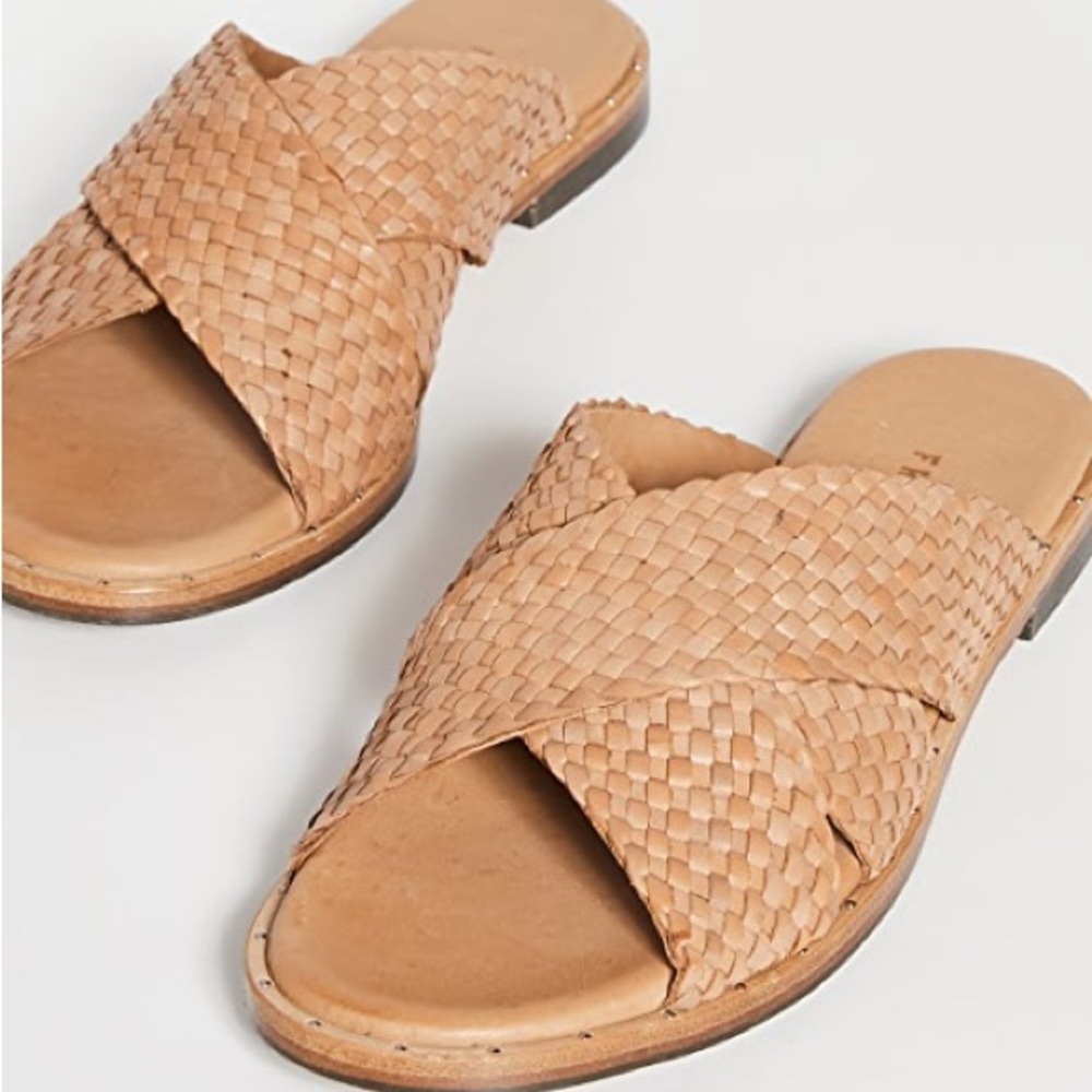 Freda Salvador Dew Criss Cross Sandals
